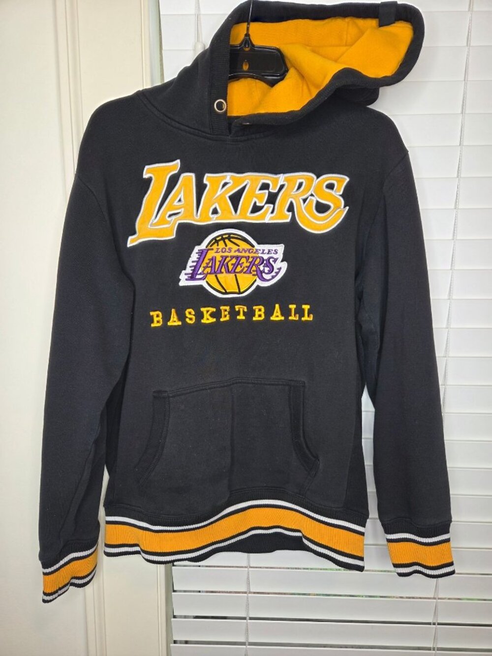 Los Angeles Lakers Unk Black Hoodie M NBA Basketball Sweatshirt embroidered